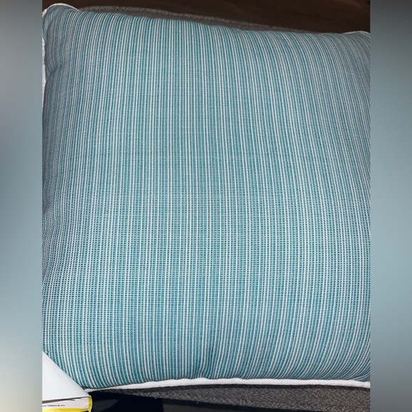 NWT Terrasol Blue White Stripe Fade Resistant Outdoor Pillow for Patio Design - Picture 10 of 12